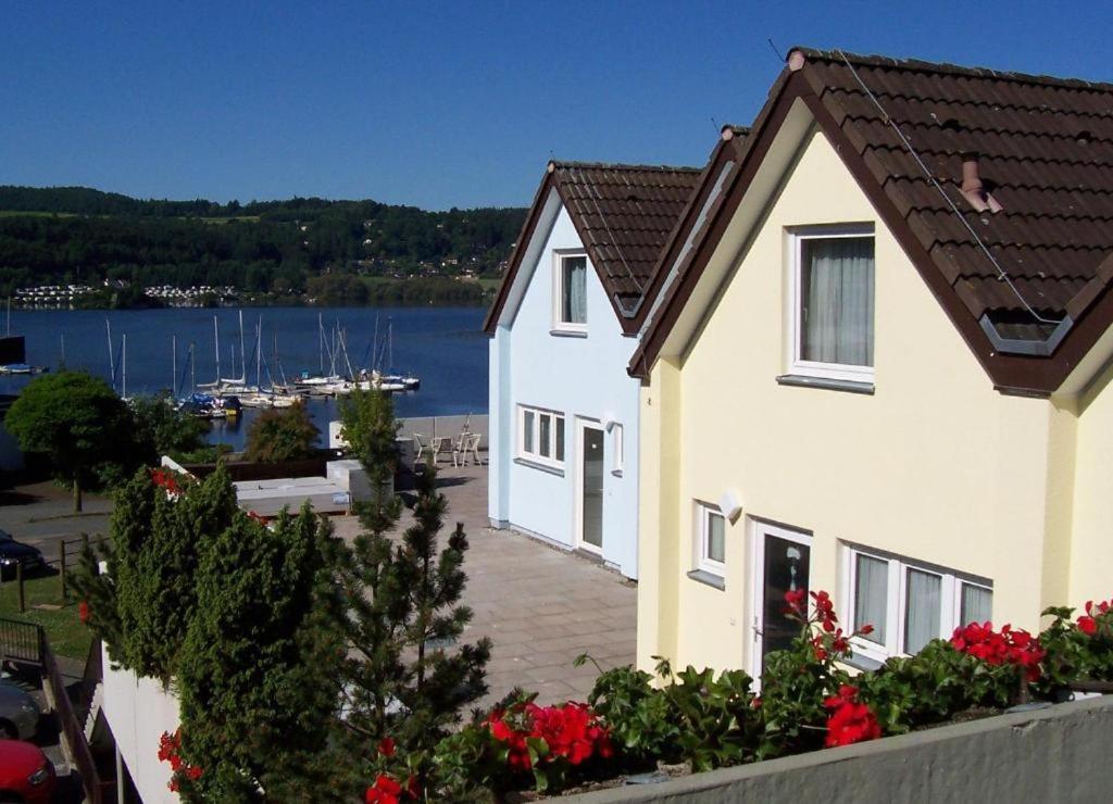 Gemutliche 93M2Fewo Mit 2 Schlafzimmern Und Seitlichem Seeblick Vom Balkon Scheid  Esterno foto