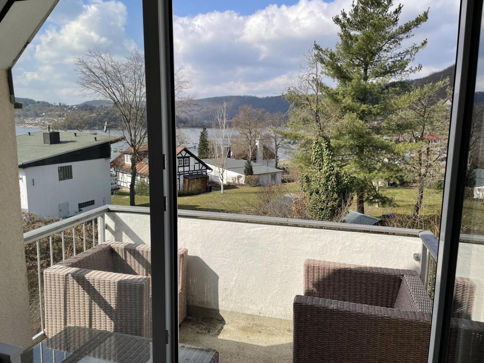 Gemutliche 93M2Fewo Mit 2 Schlafzimmern Und Seitlichem Seeblick Vom Balkon Scheid  Esterno foto