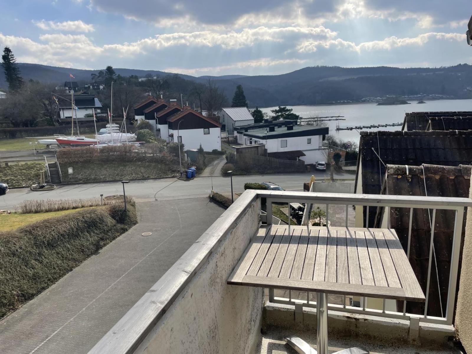 Gemutliche 93M2Fewo Mit 2 Schlafzimmern Und Seitlichem Seeblick Vom Balkon Scheid  Esterno foto